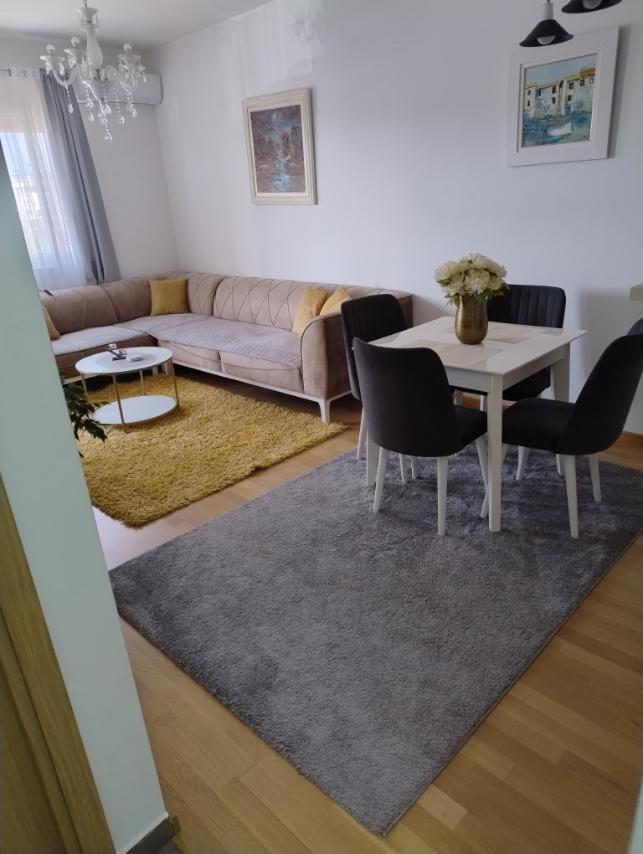 Lovely Apartment - Ljupki Stan Подгориця Екстер'єр фото